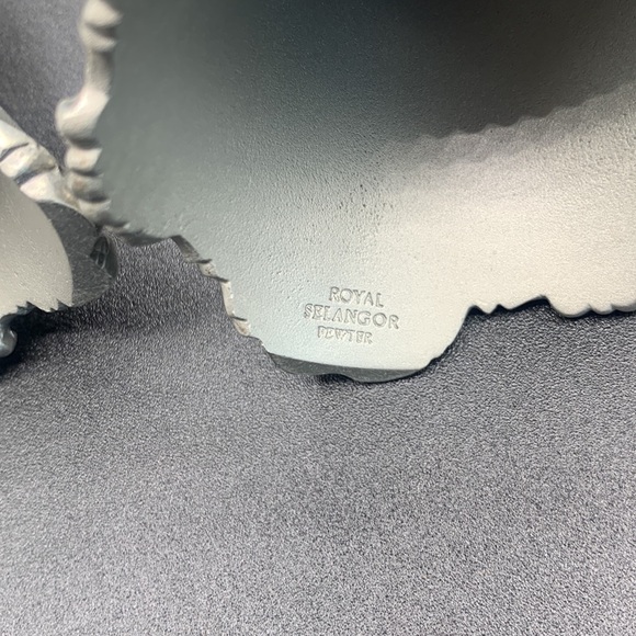 Pair of Vintage Royal Selangor Pewter Silver Shell Rose Embossed Candle Holders - Picture 8 of 9